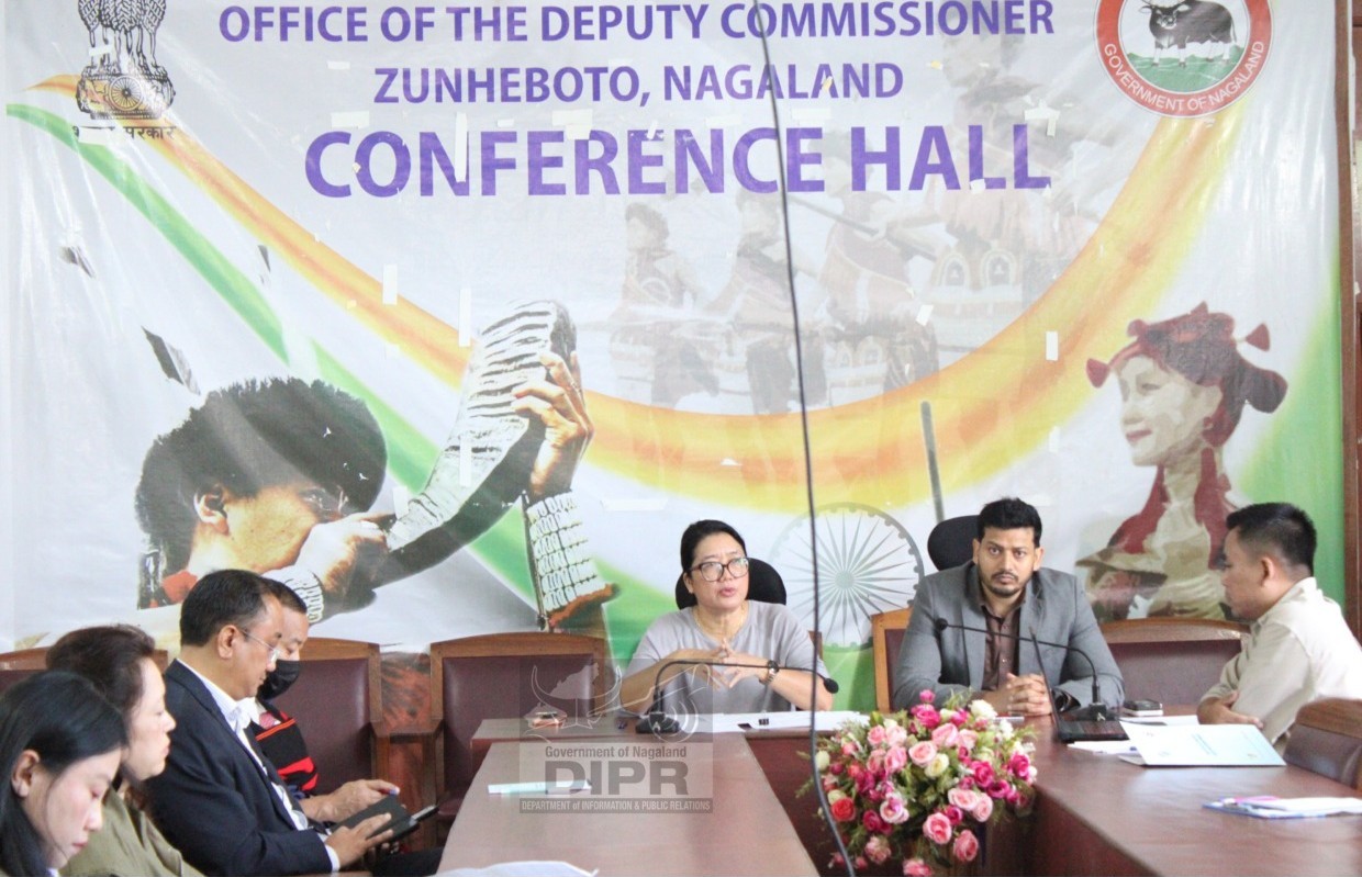 SIR OBSERVER INTERACTS WITH EROS, AEROS AND POLITICAL PARTIES IN ZUNHEBOTO